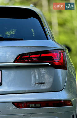 Внедорожник / Кроссовер Audi Q5 2021 в 