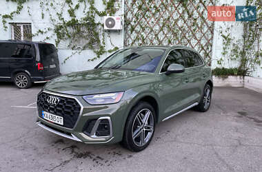 Внедорожник / Кроссовер Audi Q5 2021 в 