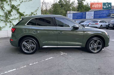 Внедорожник / Кроссовер Audi Q5 2021 в Киеве