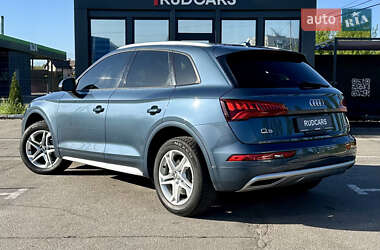 Внедорожник / Кроссовер Audi Q5 2018 в 