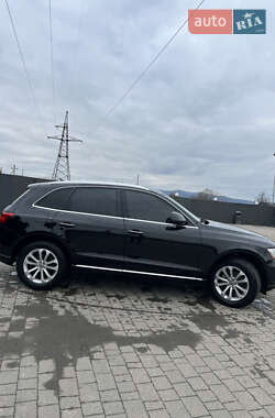 Позашляховик / Кросовер Audi Q5 2015 в 