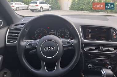 Внедорожник / Кроссовер Audi Q5 2015 в 
