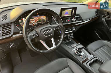 Позашляховик / Кросовер Audi Q5 2018 в 