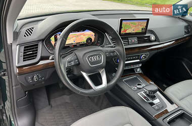 Внедорожник / Кроссовер Audi Q5 2017 в 