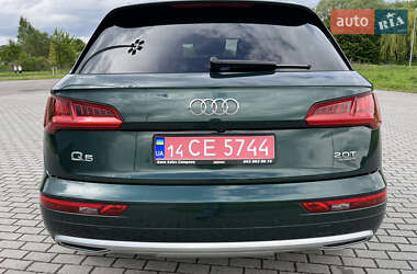 Внедорожник / Кроссовер Audi Q5 2017 в 