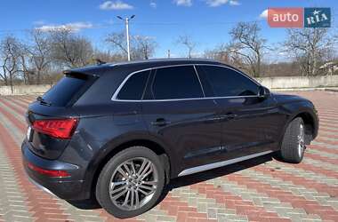 Внедорожник / Кроссовер Audi Q5 2017 в 