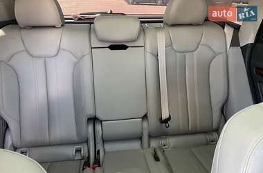 Внедорожник / Кроссовер Audi Q5 2017 в 