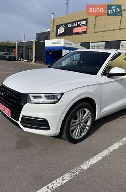 Позашляховик / Кросовер Audi Q5 2019 в 