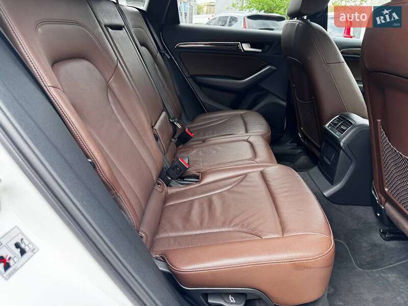 Позашляховик / Кросовер Audi Q5 2015 в Дніпрі