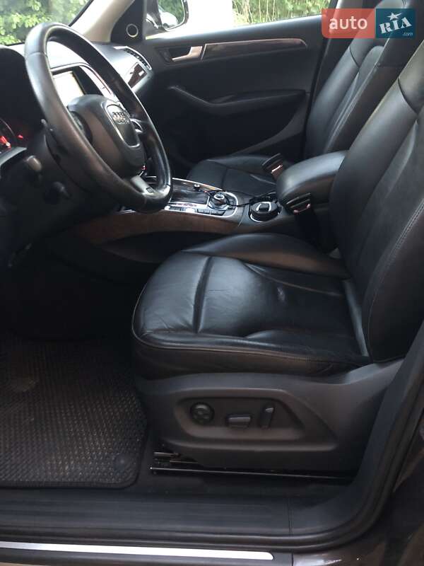 Внедорожник / Кроссовер Audi Q5 2011 в Хусте