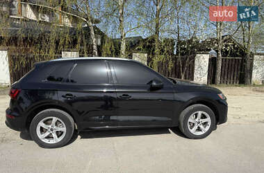 Позашляховик / Кросовер Audi Q5 2023 в 