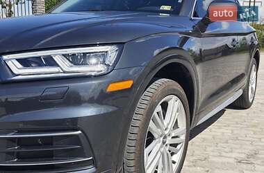 Позашляховик / Кросовер Audi Q5 2018 в 
