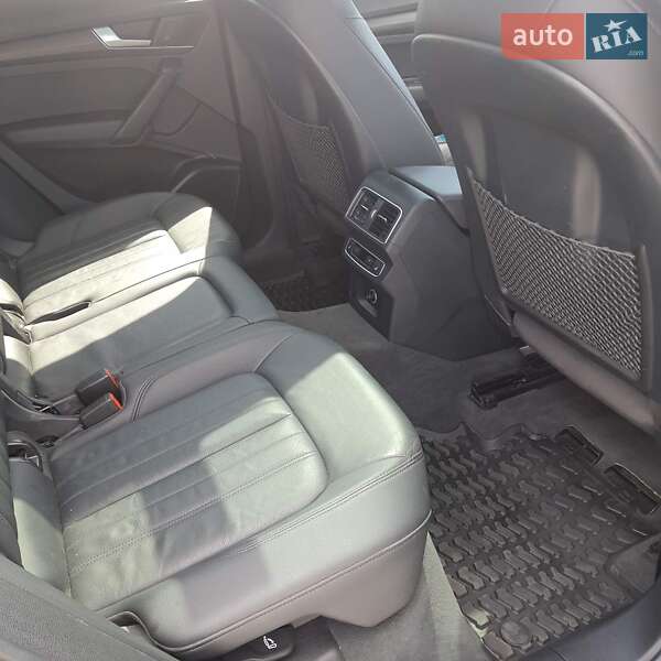 Внедорожник / Кроссовер Audi Q5 2018 в Костополе