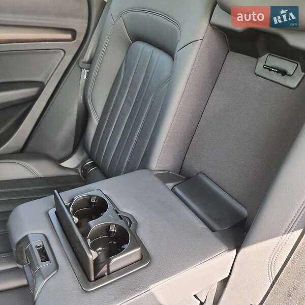 Внедорожник / Кроссовер Audi Q5 2018 в Костополе