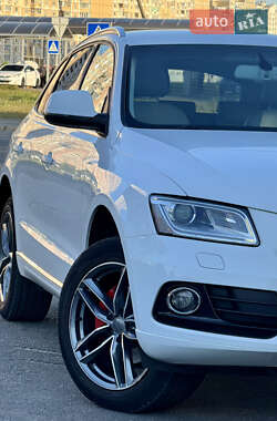 Позашляховик / Кросовер Audi Q5 2012 в 