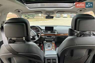 Внедорожник / Кроссовер Audi Q5 2017 в 