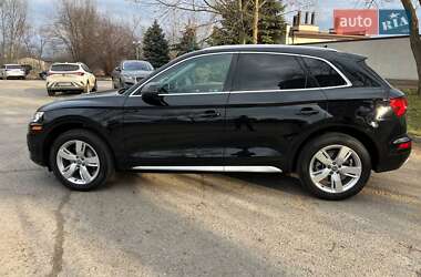 Внедорожник / Кроссовер Audi Q5 2017 в 