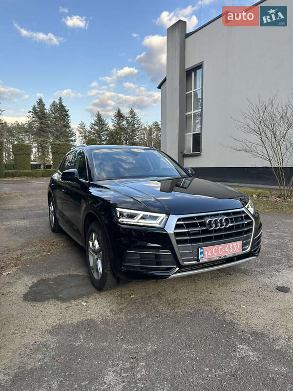 Внедорожник / Кроссовер Audi Q5 2018 в 