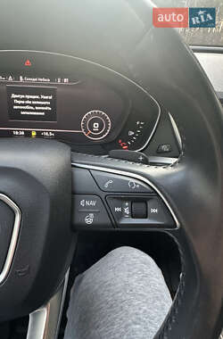 Внедорожник / Кроссовер Audi Q5 2018 в 