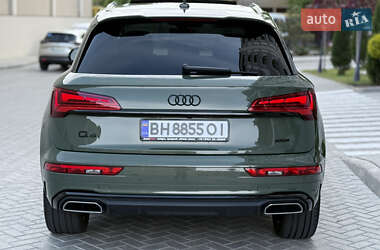 Позашляховик / Кросовер Audi Q5 2021 в 