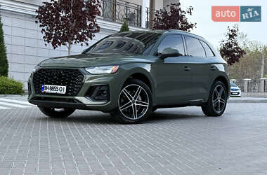 Позашляховик / Кросовер Audi Q5 2021 в 