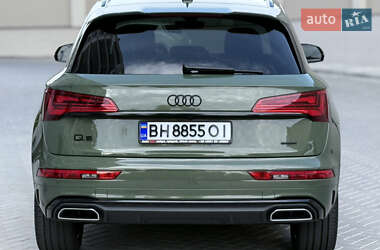 Позашляховик / Кросовер Audi Q5 2021 в 