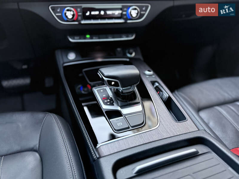Внедорожник / Кроссовер Audi Q5 2021 в Одессе