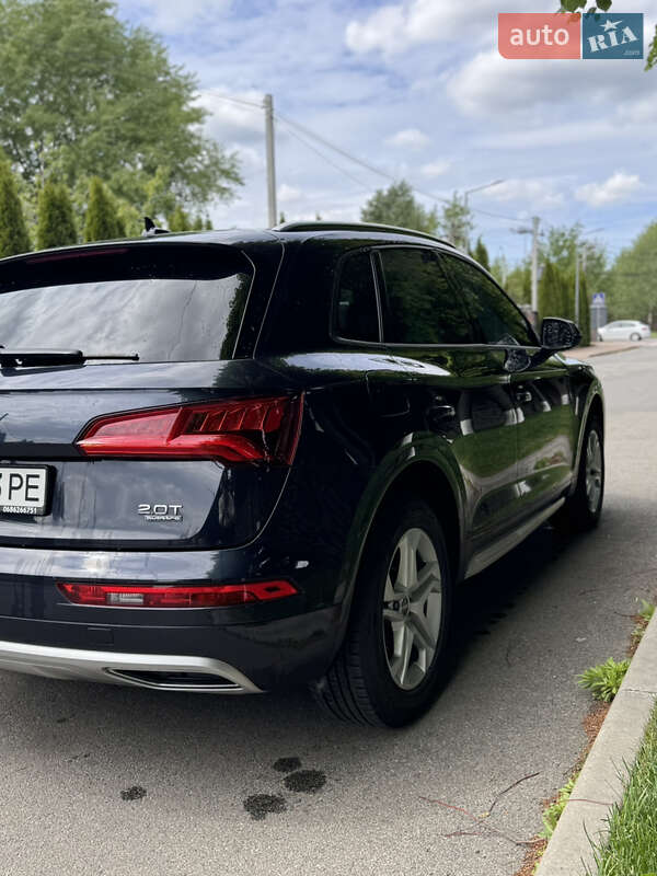 Позашляховик / Кросовер Audi Q5 2017 в Києві