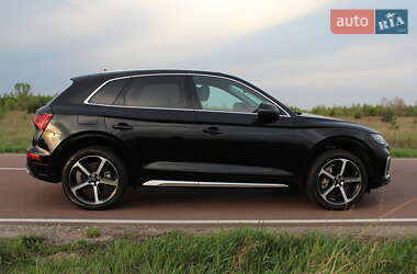 Позашляховик / Кросовер Audi Q5 2021 в 