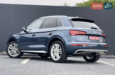 Внедорожник / Кроссовер Audi Q5 2018 в 