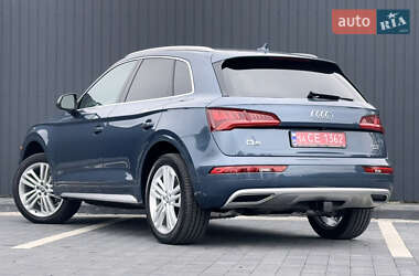 Внедорожник / Кроссовер Audi Q5 2018 в 