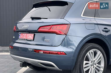 Внедорожник / Кроссовер Audi Q5 2018 в 