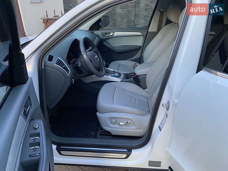 Позашляховик / Кросовер Audi Q5 2015 в Рівному
