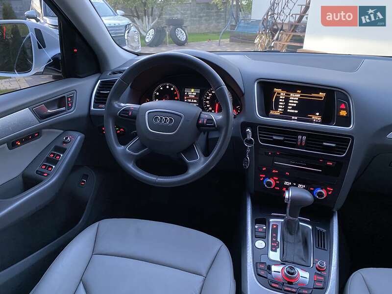 Позашляховик / Кросовер Audi Q5 2015 в Рівному