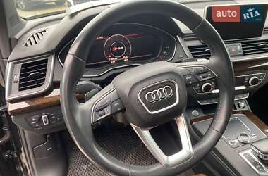 Позашляховик / Кросовер Audi Q5 2019 в 