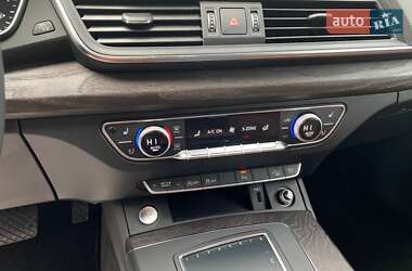 Внедорожник / Кроссовер Audi Q5 2018 в 