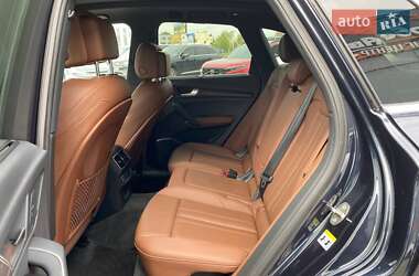 Внедорожник / Кроссовер Audi Q5 2018 в 