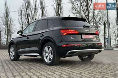 Позашляховик / Кросовер Audi Q5 2018 в 