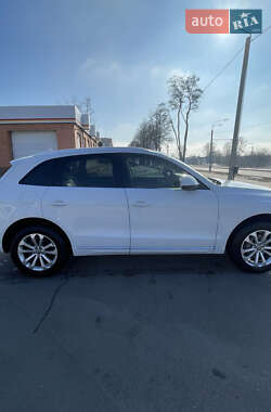 Внедорожник / Кроссовер Audi Q5 2012 в 