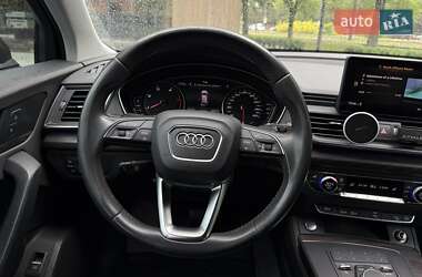 Внедорожник / Кроссовер Audi Q5 2017 в 