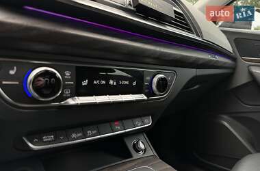 Внедорожник / Кроссовер Audi Q5 2017 в 