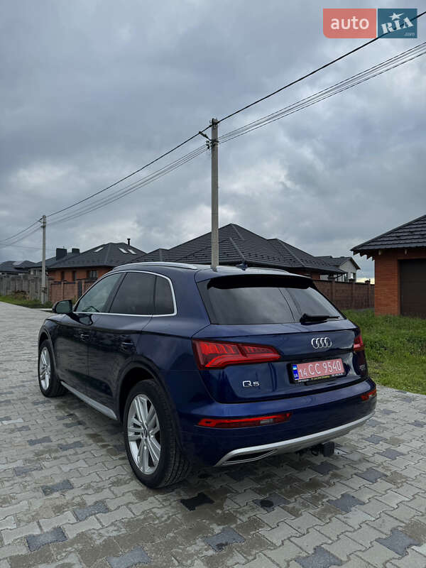 Позашляховик / Кросовер Audi Q5 2017 в Рівному