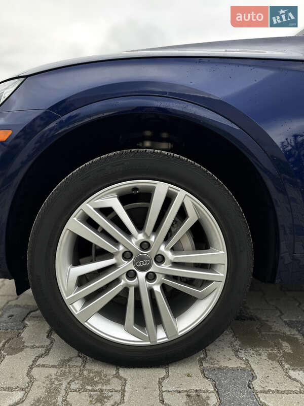Позашляховик / Кросовер Audi Q5 2017 в Рівному