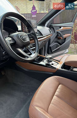 Внедорожник / Кроссовер Audi Q5 2022 в 