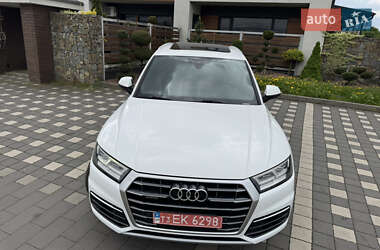Позашляховик / Кросовер Audi Q5 2018 в 