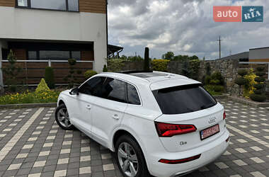 Позашляховик / Кросовер Audi Q5 2018 в 