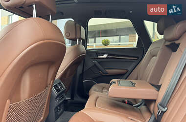 Позашляховик / Кросовер Audi Q5 2018 в 