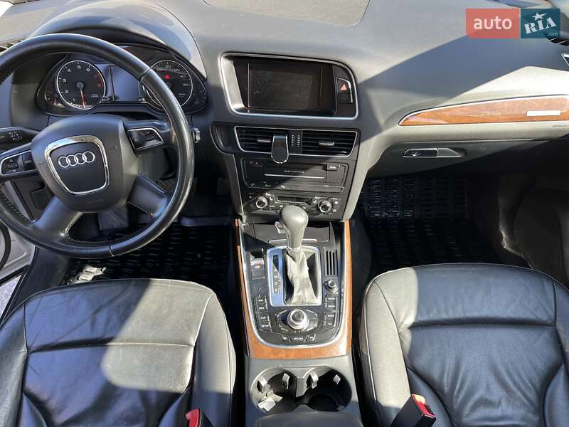 Внедорожник / Кроссовер Audi Q5 2010 в Нетешине фото 36 Внедорожник / Кроссовер Audi Q5 2010 в Нетешине