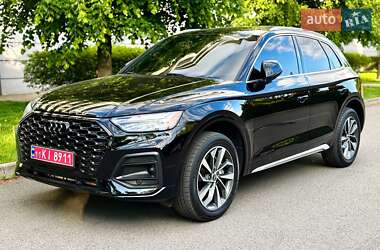 Позашляховик / Кросовер Audi Q5 2021 в 