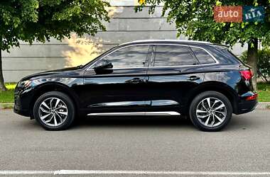 Позашляховик / Кросовер Audi Q5 2021 в 